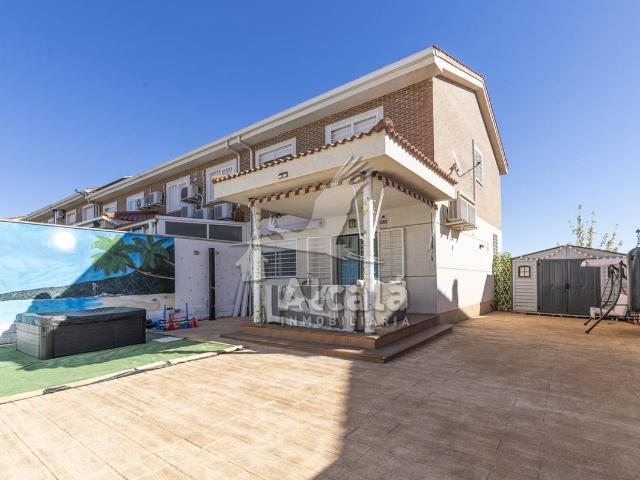 Chalet en venta en Madrebuena, Pioz