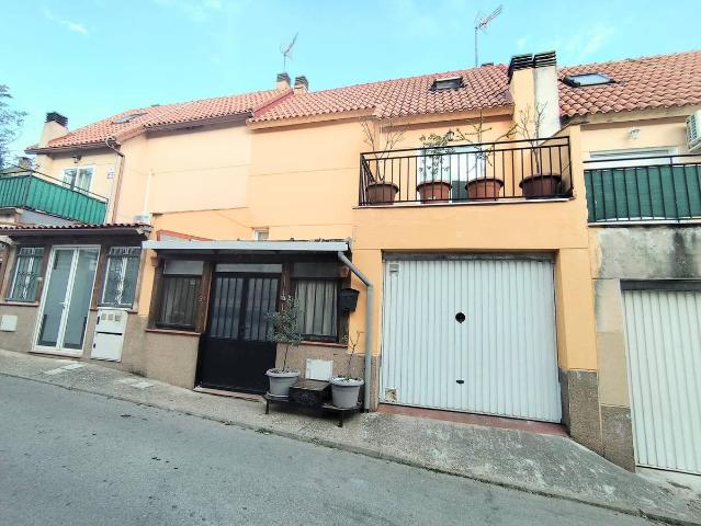 Chalet en venta en Madrebuena, Pioz