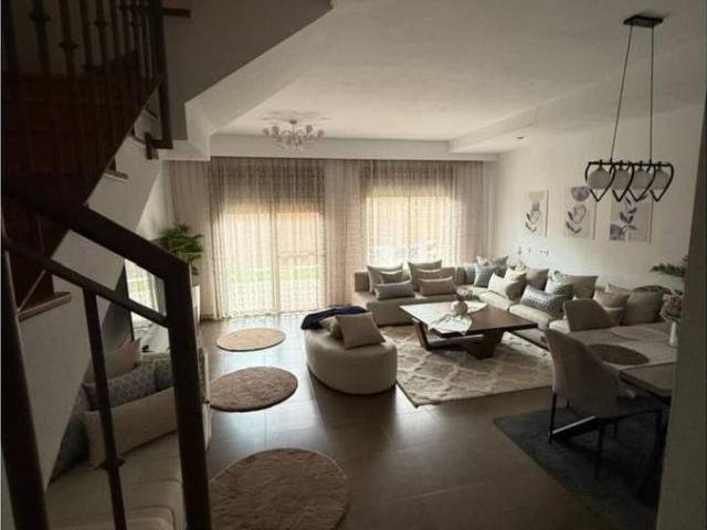 Chalet en venta en Madrebuena, Pioz