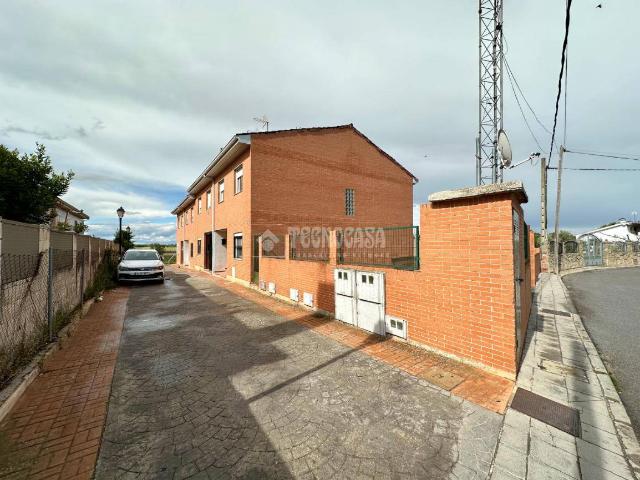 Chalet en venta en Madrebuena, Pioz