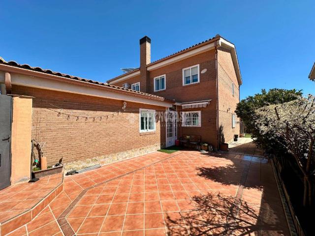 Chalet en venta en Madrebuena, Pioz