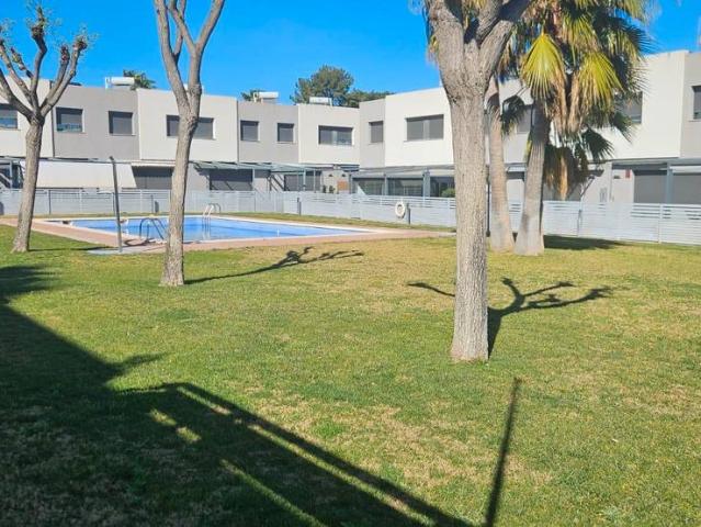 Villa en venta en Mont-roig Del Camp