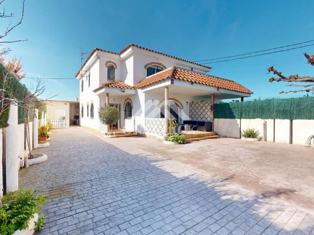 Villa en venta en Mont-roig Del Camp