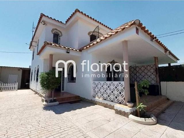 Villa en venta en Mont-roig Del Camp