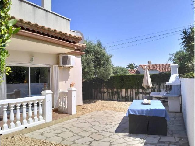 Villa en venta en Mont-roig Del Camp