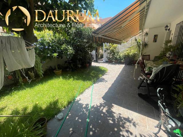 Villa en venta en Rincón De La Victoria
