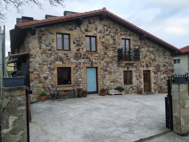 Chalet en venta en Requejada, Polanco