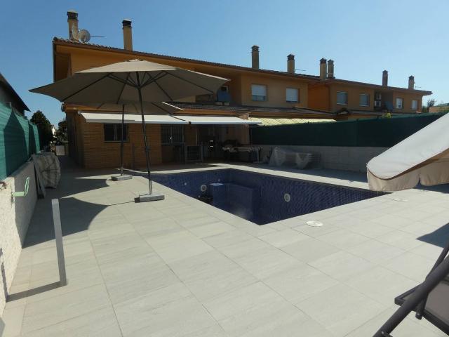 Chalet en venta en Pla de l'Estany, Catalunya