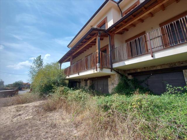 Villa en venta en Poyales Del Hoyo