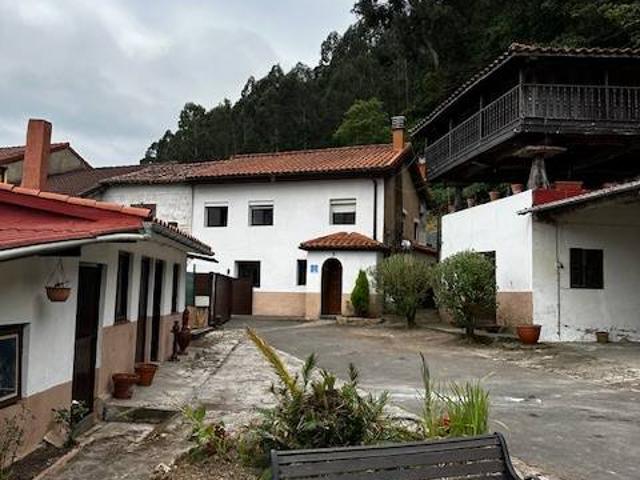 Chalet en venta en Praúa, Pravia