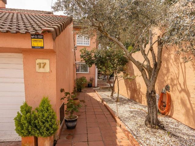 Villa en venta en Pozuelo De Alarcón, Pozuelo Estación