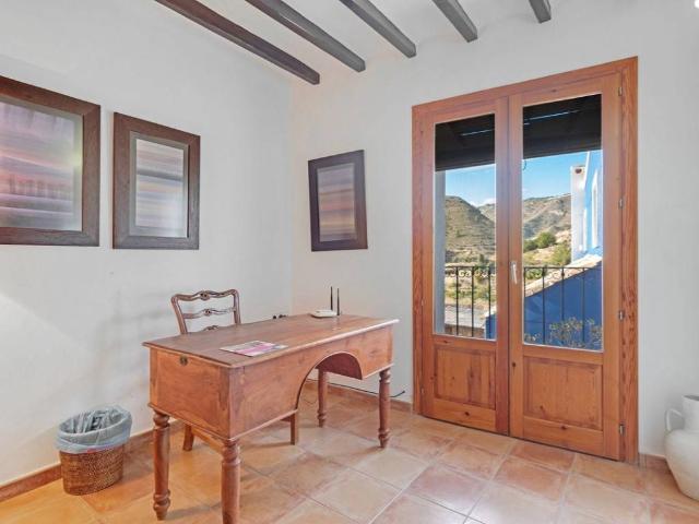 Chalet en venta en Relleu, Valencia