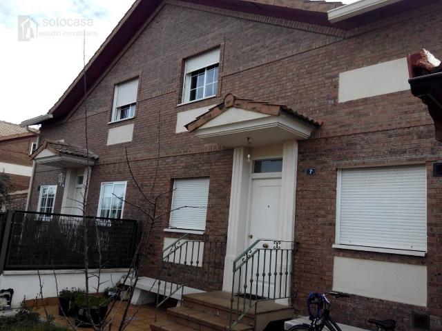 Villa en venta en Renedo De Esgueva