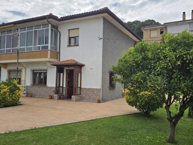Chalet en venta en Reocín