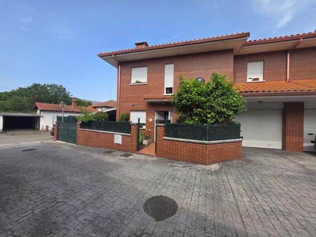 Chalet en venta en Reocín