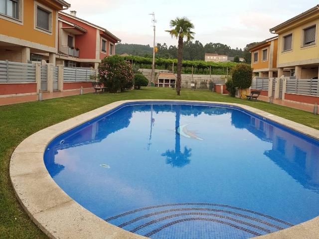 Villa en venta en Ribadumia