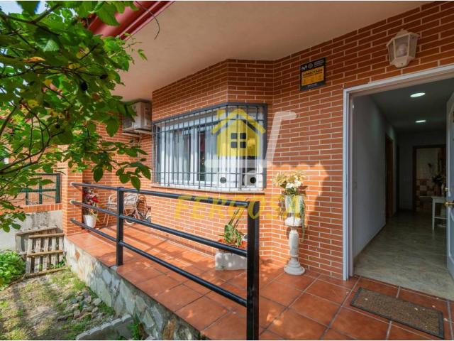 Villa en venta en Rielves