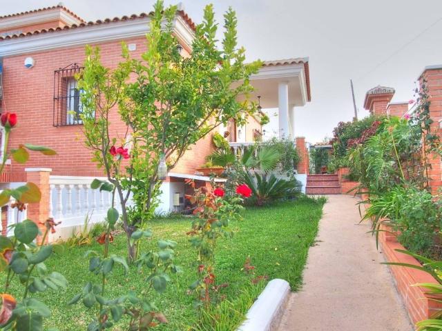 Casa en venta en Rincón De La Victoria