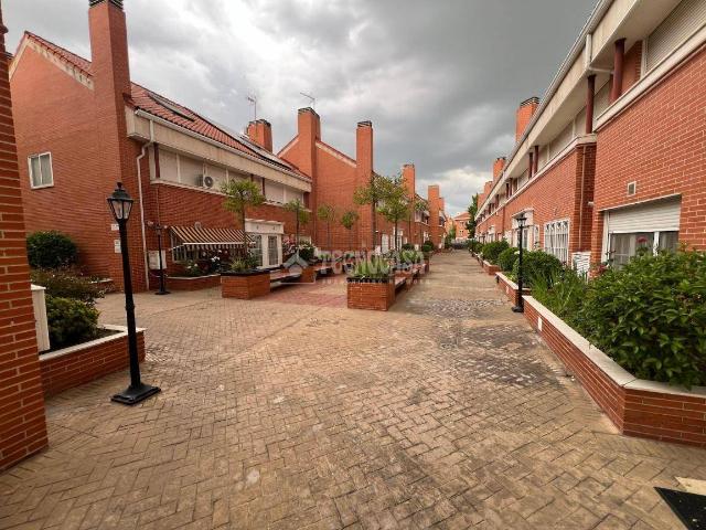 Villa en venta en Alcalá De Henares, Venecia