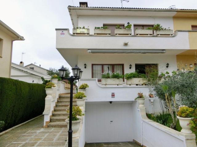 Villa en venta en Roda De Barà