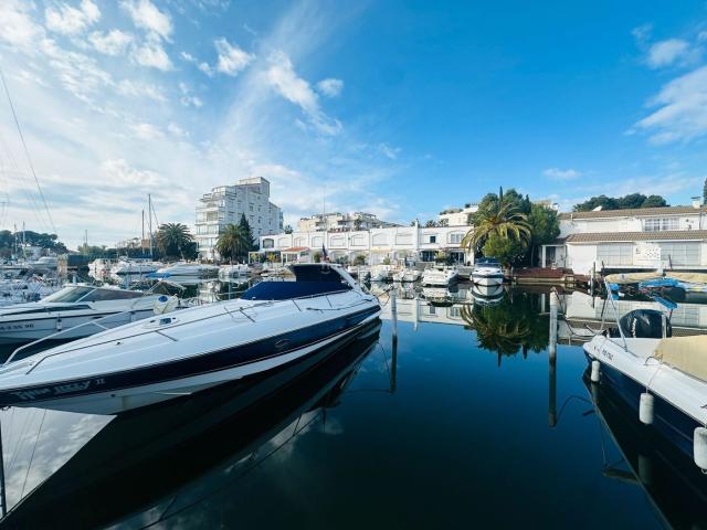 Chalet en venta en Santa Margarida, Alt Empordà