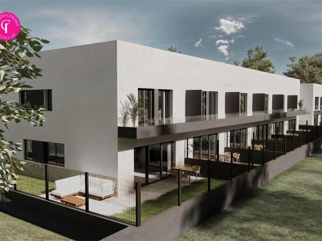 Chalet en venta en El Perelló, Vilablareix