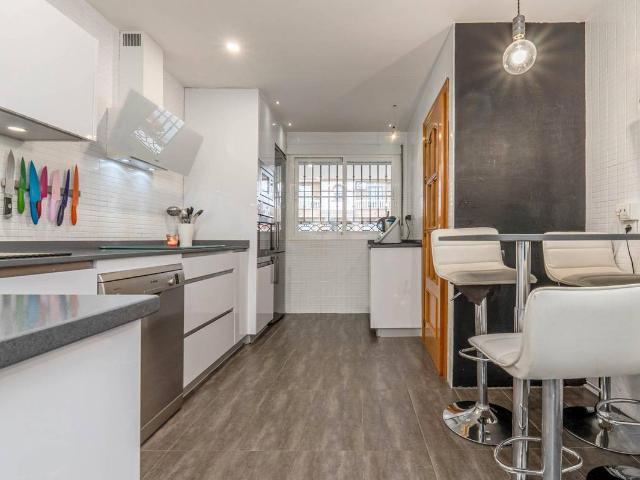 Villa en venta en Churriana De La Vega