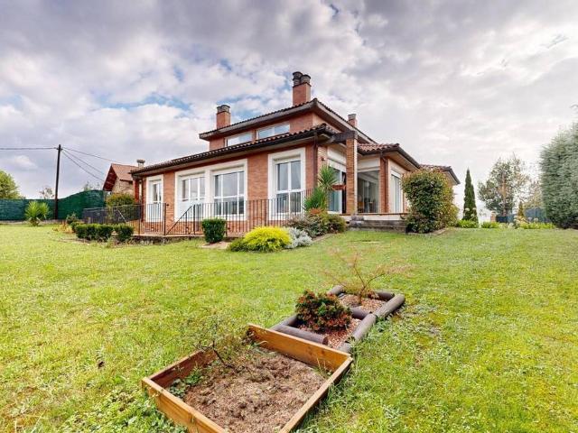 Chalet en venta en Urbi, Basauri