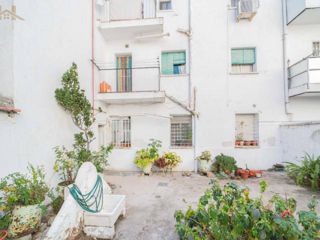 Chalet en venta en Flores, Leganés