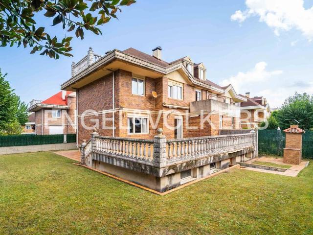 Chalet en venta en Bezana, Santa Cruz De Bezana