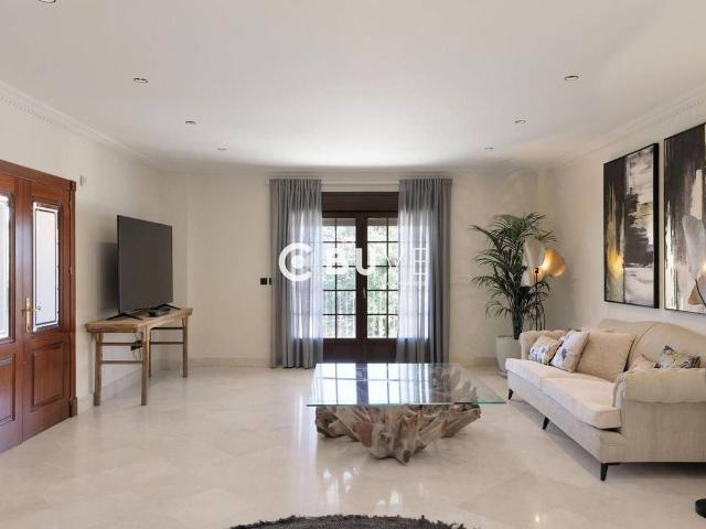 Chalet en venta en Tomares, Andalucía