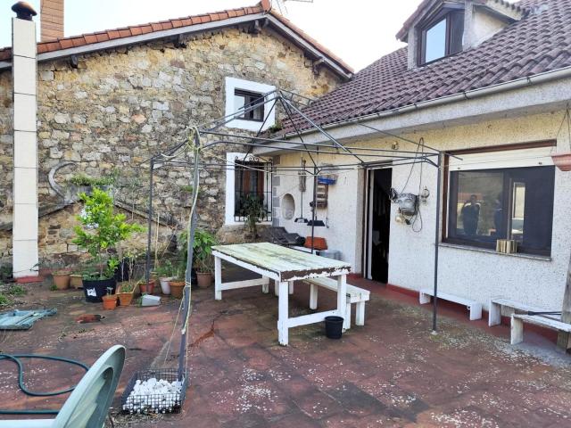 Chalet en venta en La Abadilla, Santa María De Cayón