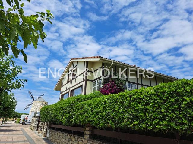 Chalet en venta en Elexalde, Getxo
