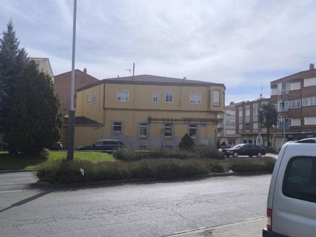 Chalet en venta en Santa María Del Páramo, Castilla y León