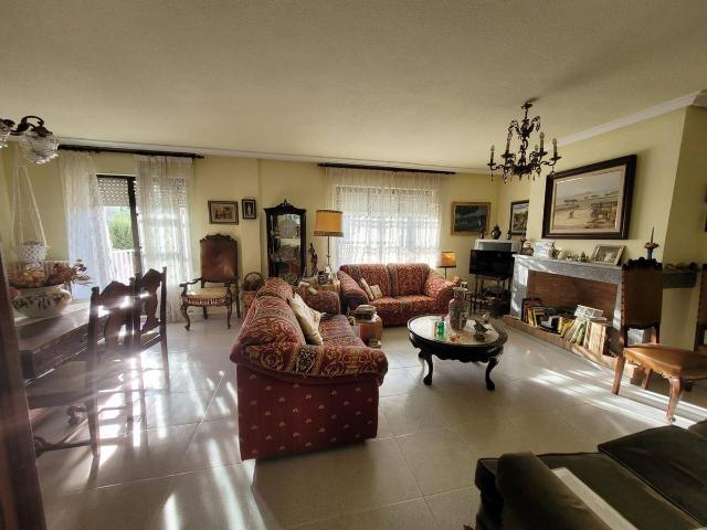 Chalet en venta en Valdelagua, Santa Marta De Tormes
