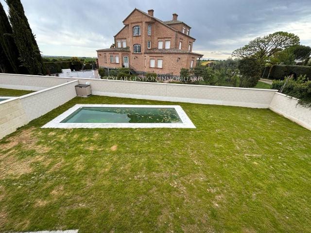 Villa en venta en Santa Marta De Tormes, Las Luminarias