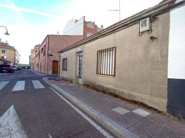 Chalet en venta en Valdelagua, Santa Marta de Tormes