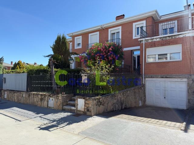 Chalet en venta en Valdelagua, Santa Marta De Tormes