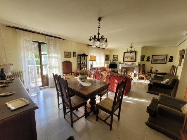 Chalet en venta en Valdelagua, Santa Marta De Tormes