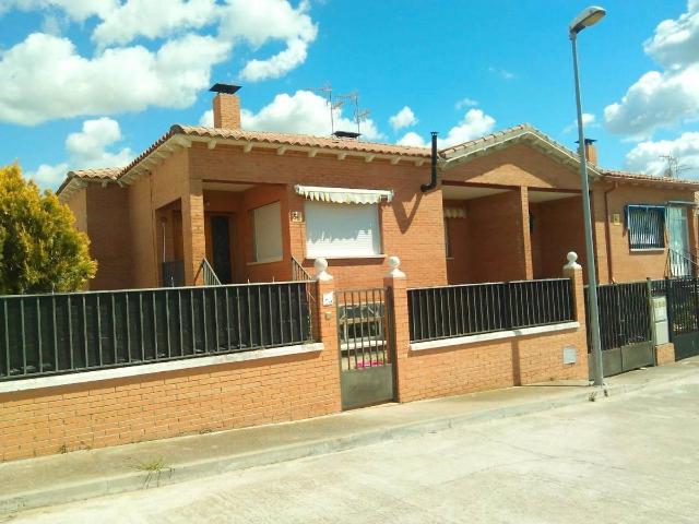 Villa en venta en Santa Olalla