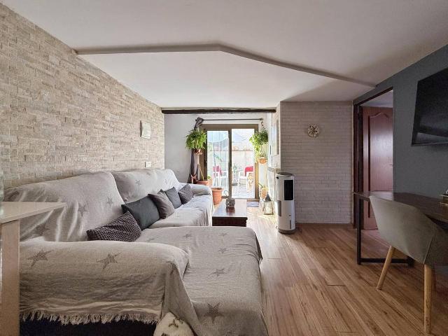 Villa en venta en Santa Oliva