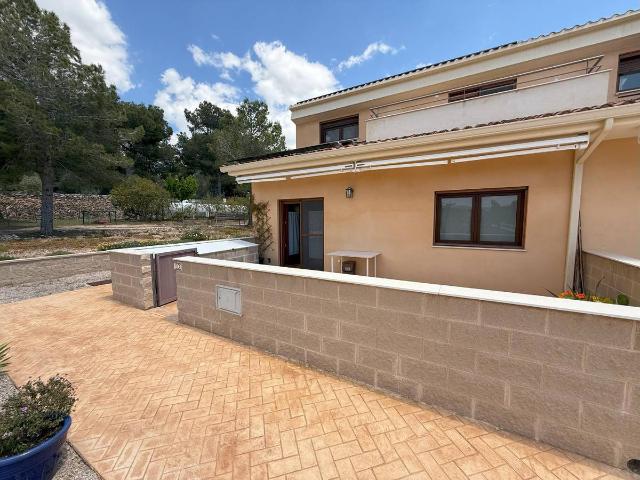 Villa en venta en Santa Oliva