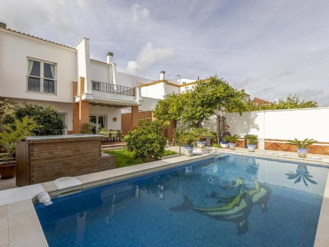 Chalet en venta en Santiponce, Andalucía