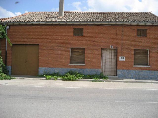 Casa en venta en Santiuste De San Juan Bautista, Comunidad de Villa y Tierra de Coca