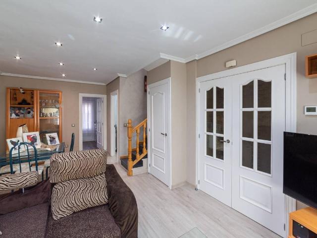 Villa en venta en Santovenia De Pisuerga