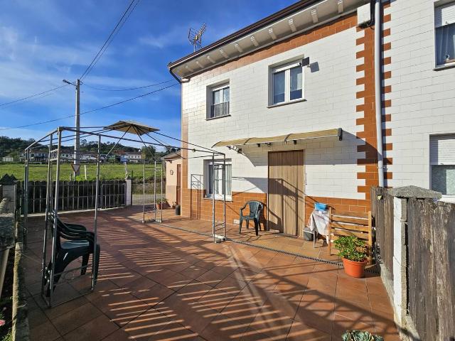 Chalet en venta en Sariego, Asturias