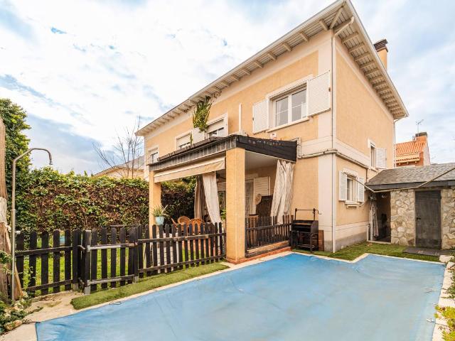 Villa en venta en Boadilla Del Monte