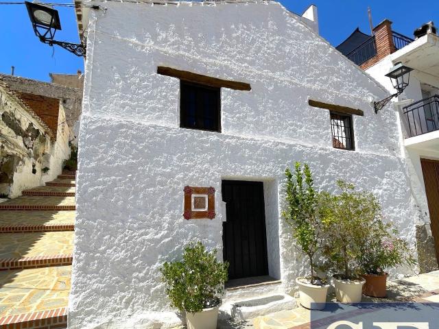 Villa en venta en Sedella