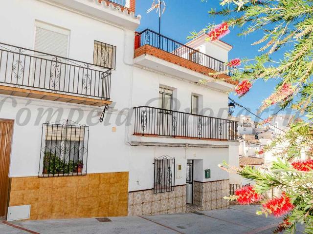 Chalet en venta en Sedella, Málaga