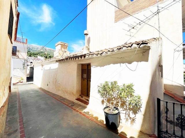 Villa en venta en Sedella